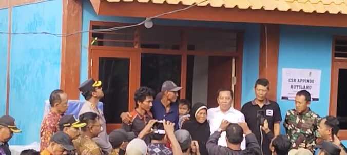 APINDO and Karawang Regency Government Hand Over Six Livable Housing Units