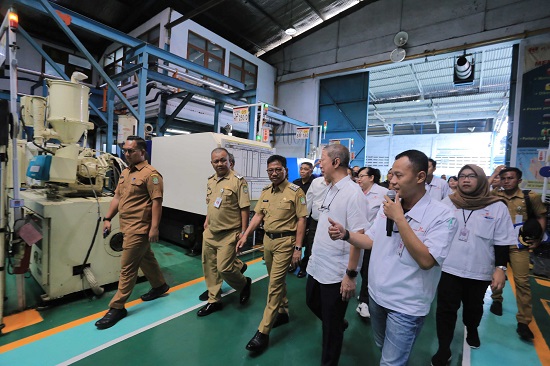 Tangerang Industries Embrace Digital Era, Apindo Applauds City’s OJT Program